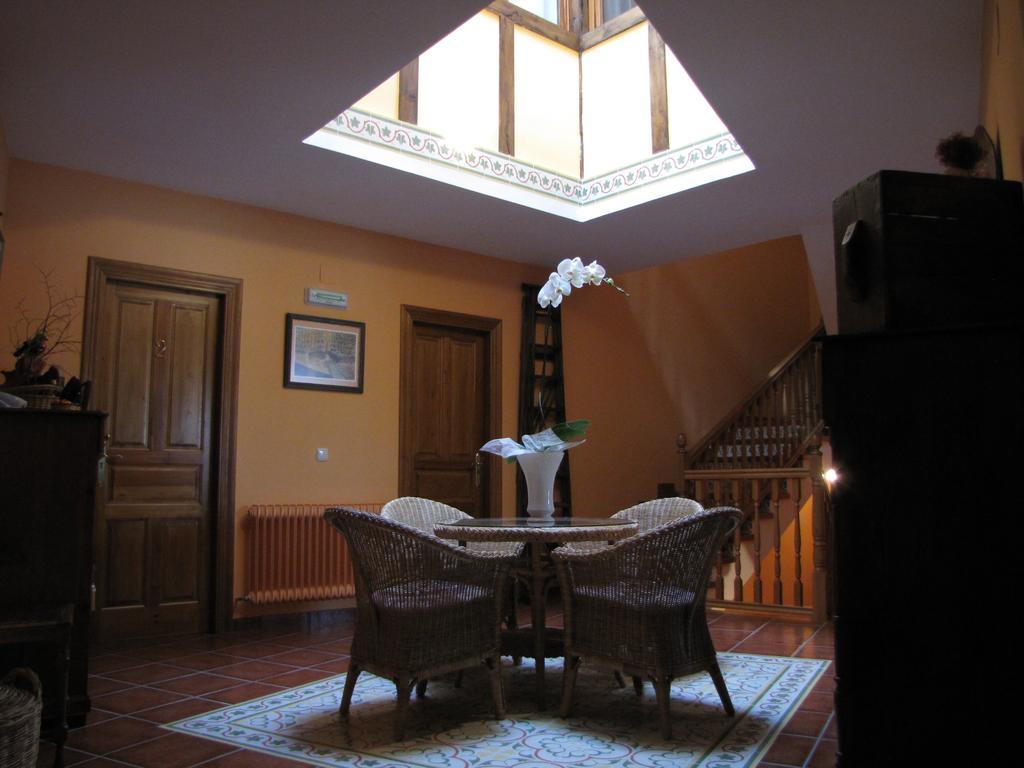Hostal Rural Huartearena Iza Екстер'єр фото