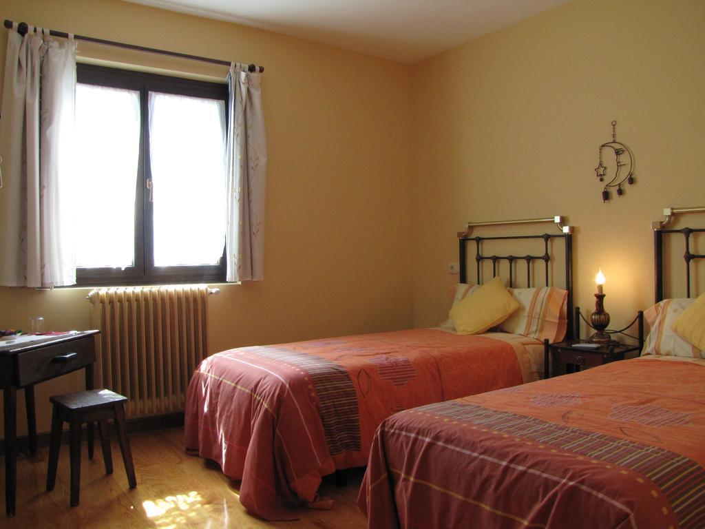 Hostal Rural Huartearena Iza Екстер'єр фото