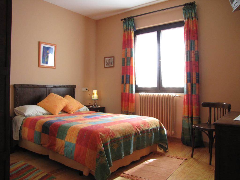 Hostal Rural Huartearena Iza Екстер'єр фото